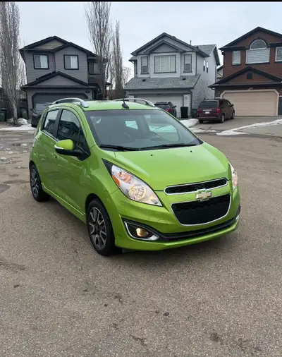 2014 Chevrolet spark 2 LT fully loaded , have a brand new all season tires change brakes and roater,...
