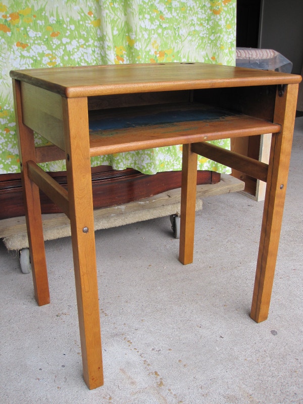 Old Student School Desk Desks Hamilton Kijiji