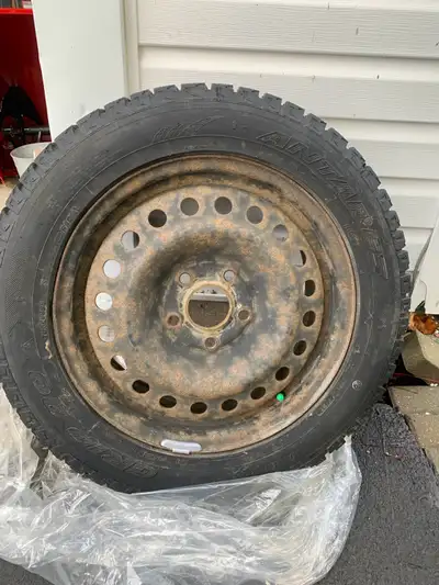 Antares Grip winter tires and rims 215 / 55R / 16 They were installed on a Honda Civic for one winte...