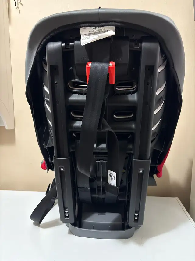 Evenflo Car Seat in Strollers, Carriers & Car Seats in City of Toronto - Image 4