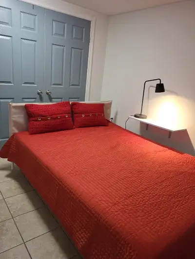 Room with private bath near trillium health care