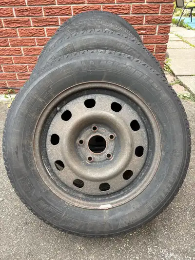 4 Michelin Latitude winter tires on rims. Excellent condition! Only used one winter! Off a 2016 Dodg...