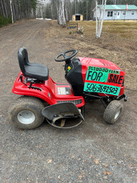 Lawn tractor 