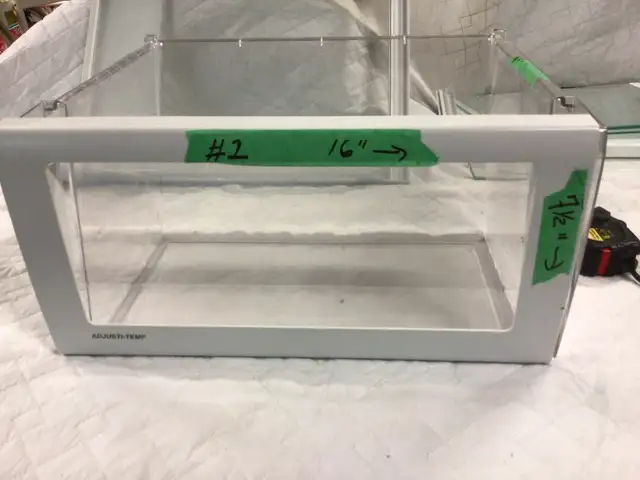 Tiroirs, tablettes et vitres pour frigo in Refrigerators in Sherbrooke - Image 9