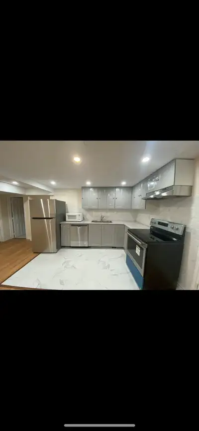 Two minute to the highway 401 one 4 minutes Highway 404 close to the Fairview mall close to Subway d...