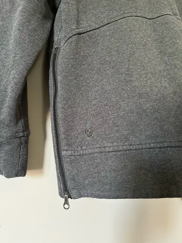 Lululemon Fleece Pullover Hoodie size 6 in Women's - Tops & Outerwear in Calgary - Image 7