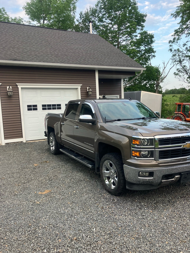 2014 Chevrolet Silverado Z71 LTZ Offroad  in Cars & Trucks in Fredericton