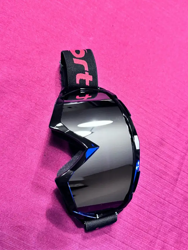 Ski bike ride Goggles in Ski in Mississauga / Peel Region - Image 3