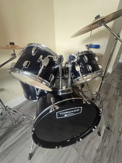 Mapex Tornado Drumm Set, View more