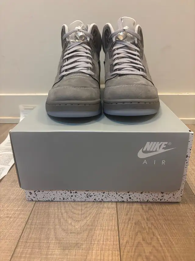 Jordan 5 Wolf Grey size 10.5 in Men's Shoes in City of Toronto - Image 6