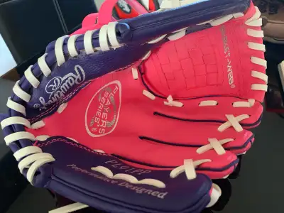 Brand new baseball glove $15 cross posted FCFS