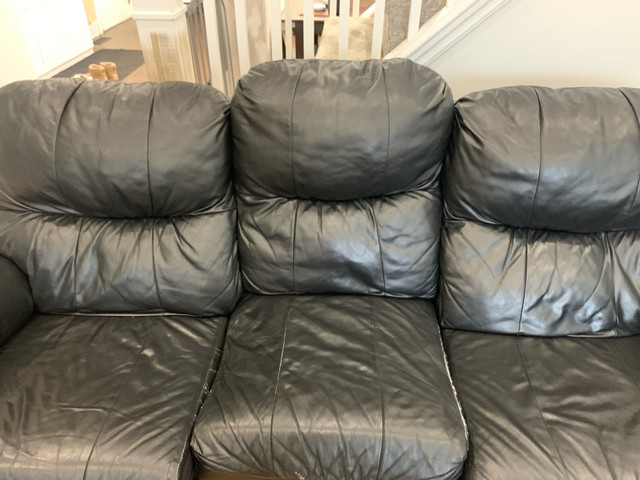Black reclining leather couches  in Couches & Futons in Oakville / Halton Region - Image 2