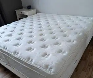 matelas double propre confort125$ possibilité de livraison  in Beds & Mattresses in Longueuil / South Shore - Image 7