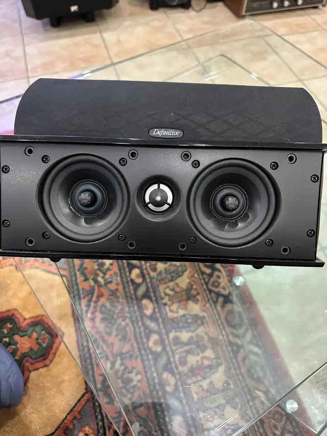 Definitive Technology pro Cinema 600 speaker in Stereo Systems & Home Theatre in Markham / York Region - Image 3