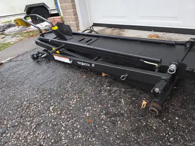 RED ROCK 1000LB MOTORCYCLE LIFT, View more