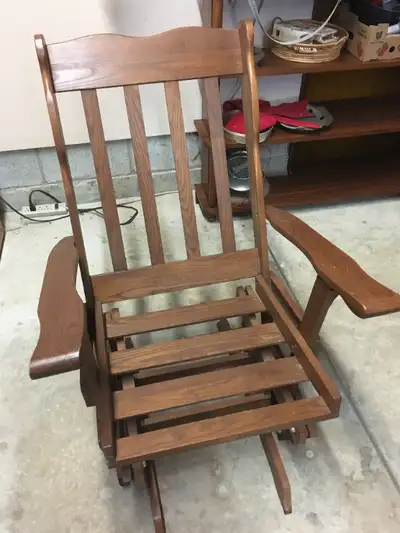 OAK GLIDER CHAIR IN LIKE NEW CONDITION....MADE BY SHERMAG IN CANADA.....$125....VINTAGE COUCH AND CH...