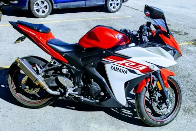 2015 r3 320cc 11815 kms Clean Alberta title. Price is firm Pickup in Dover It’s reliable and starts...