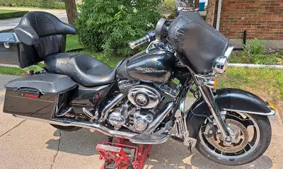 2009 Harley Davidson Street Glide FLHX Mileage: 29,421 KM (not a typo, and not a speedo rollover) Ex...