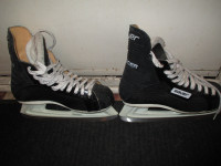 Hockey Skates (Size 7)