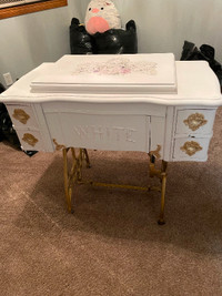 Vanity table/ Antique White Sewing machine