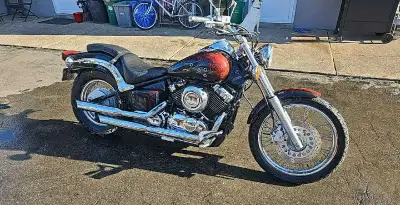 2000 650 V-star custom 28800km custom paint job and custom made exhaust rides nice shifts smoothly s...