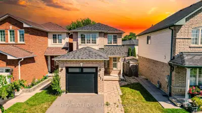 Just Listed | 211 Andona Crescent, Scarborough ✨ 3+1 Beds | 4 Baths | Finished Basement with Separat...