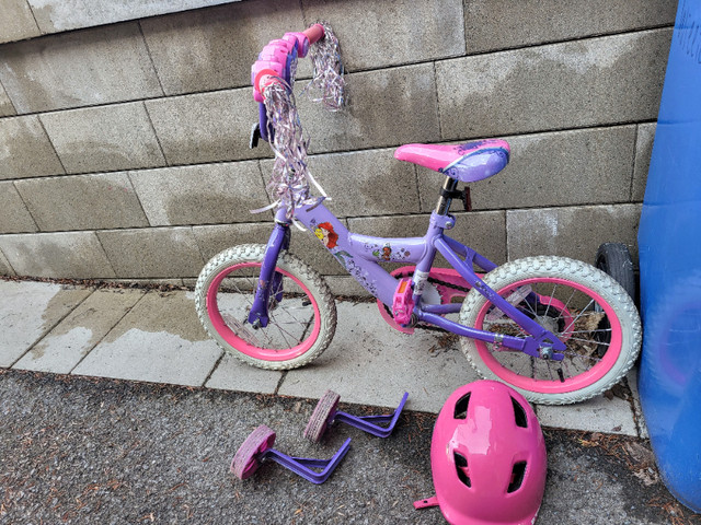 Vélo Disney pour filles, 14 po, avec casque/ Girls' Bike 14-in dans Enfants  à Ville de Montréal - Image 2