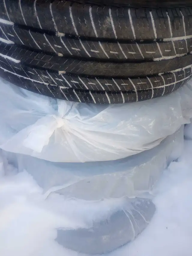 6 Tires - 4 All SEASON 2 snow  225.65r.17 in Tires & Rims in Kitchener / Waterloo - Image 5