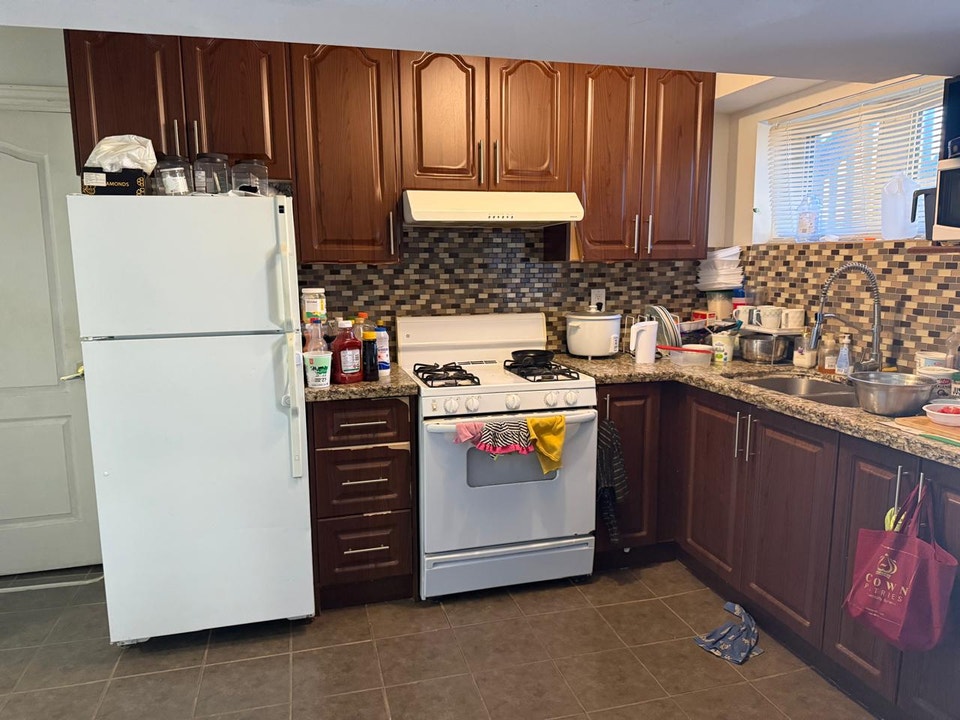 Walk Out Basement Apartment 5