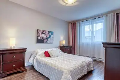 ** Occupation 1 juin 2026** Spacieux 4 ½ à Repentigny, secteur Le Gardeur. Situé à l'étage supérieur...