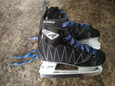Ice Hockey CCM Youth Skates Size 12 J, View more