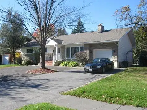 Single Bedroom in a shared Basement - Alta Visa and Bank