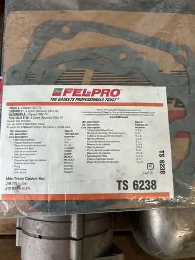 Seals and o-rings from Muncie 10/20 or Borg Warner t10 10$ no main bearing seal.