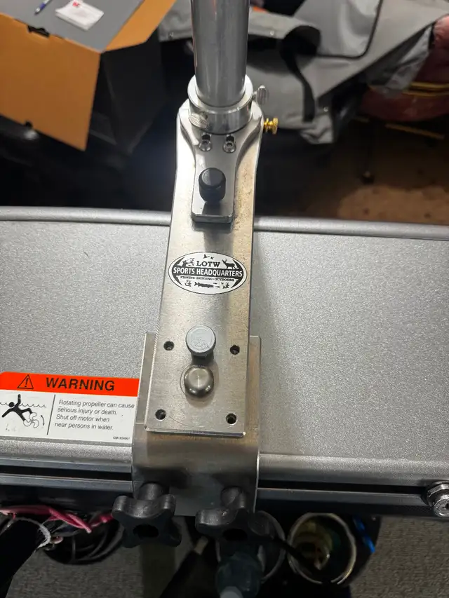Forward Facing Sonar Pole456001001032919041
