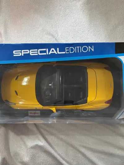 Maisto diecast 1/18 1967 Chevrolet Camaro SS 396 convertible $55 Ferrari California T open top $90