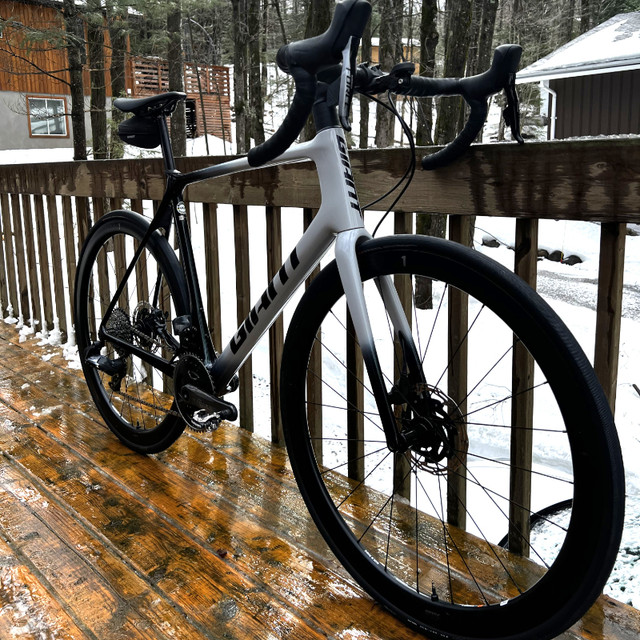 GIANT TCR PRO 0 AR 58CM COMME NEUF dans De route  à Laval/Rive Nord