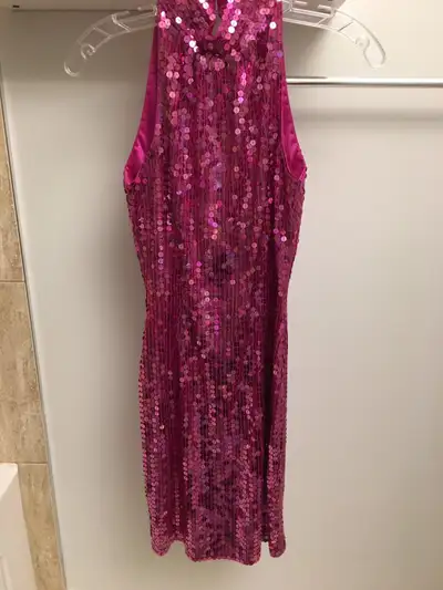 Stunning Magenta Designer Sequin Cocktail Dress - Niteline By: Della Roufogali Selling along with Fu...