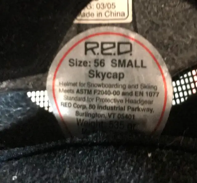 Black coloured RED brand ski snowboard safety helmet in Snowboard in Vancouver - Image 3