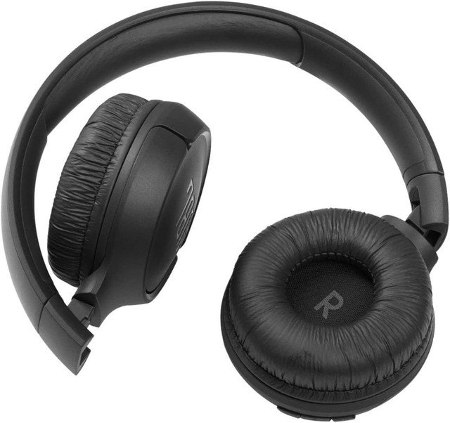 JBL Tune 570BT Wireless On-Ear Headphones in Headphones in Regina - Image 2