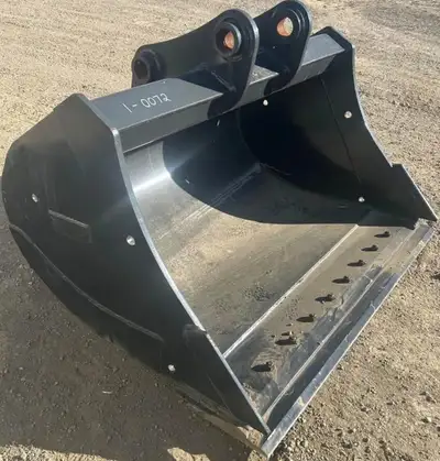 60 inches ditching bucket. Fits 14 ton machines with 65mm pins. 16 inch pin centers. Bolt on cutting...