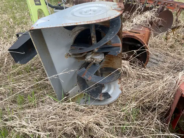 Snowblower Parts and Tractors in Snowblowers in Regina - Image 3