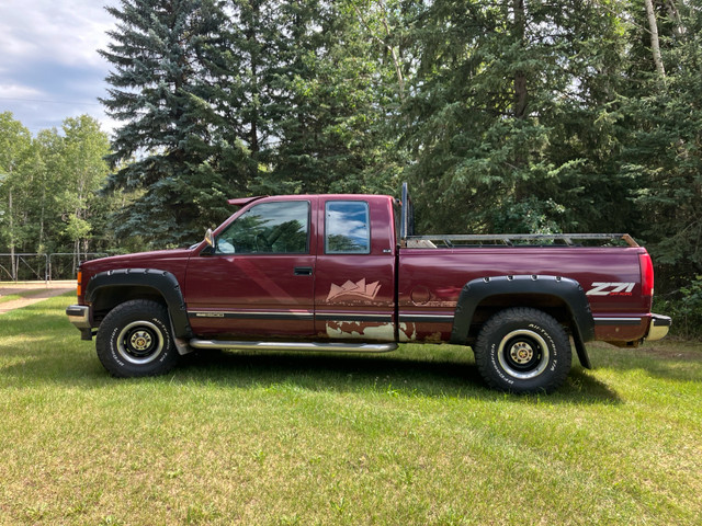 1994 GMC Sierra k1500 in Cars & Trucks in Edmonton - Image 2