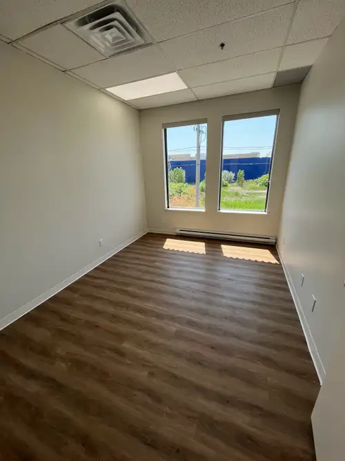 Nous avons des unités disponibles aux adresses suivantes : 6500 Rte Transcanadienne, Saint-Laurent 2...