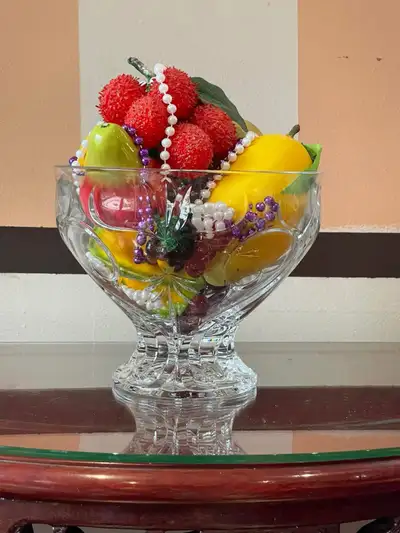 Vintage large crystal/ glass fruit bowl/ centrepiece Asking pric, View more