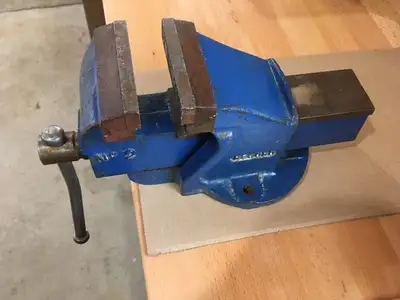 Record No. 2 Vise, View more