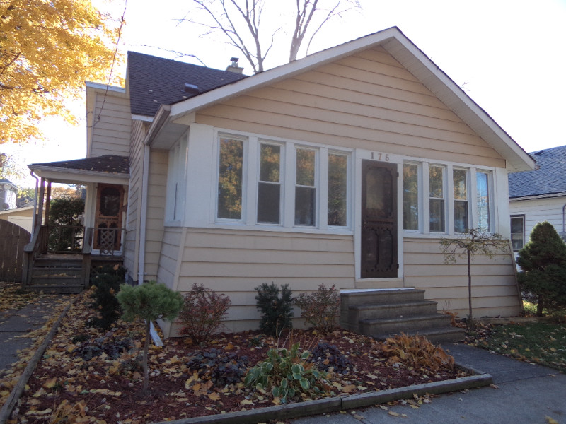 Sarnia Central Character Home 3 bed 2100/mon+ Long Term Rentals