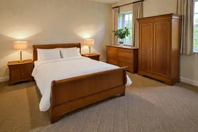 Vintage HPL Solid Wood Queen Sleigh Bed Bedroom Set, View more