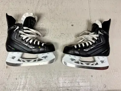 Patin CCM Ribcor 40K, grandeur 3, View more