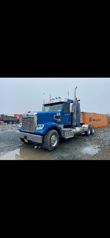 2011 freightliner cornado in Heavy Trucks in City of Halifax