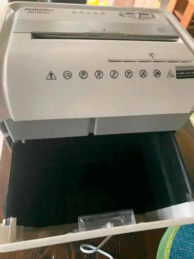 Aurora AU1260XA shredder for sale. 12 sheets capacity, credit cards and CDs. This is commercial grad...
